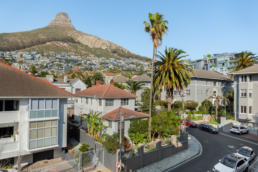 2 Bedroom Property for Sale in Sea Point Western Cape